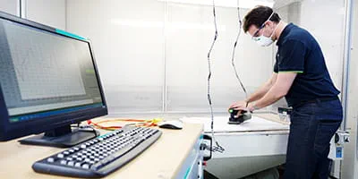 Testing of the Festool eccentric sander in the acoustic cabin