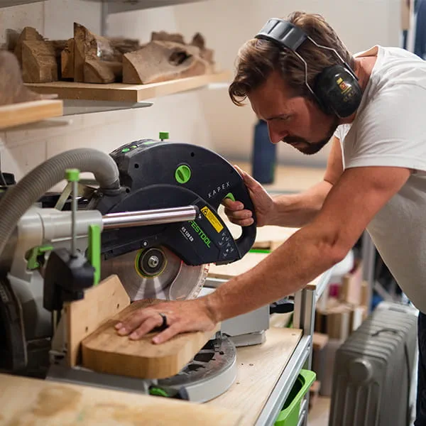 Woodworker Richard Wagner with his KAPEX KS 120
