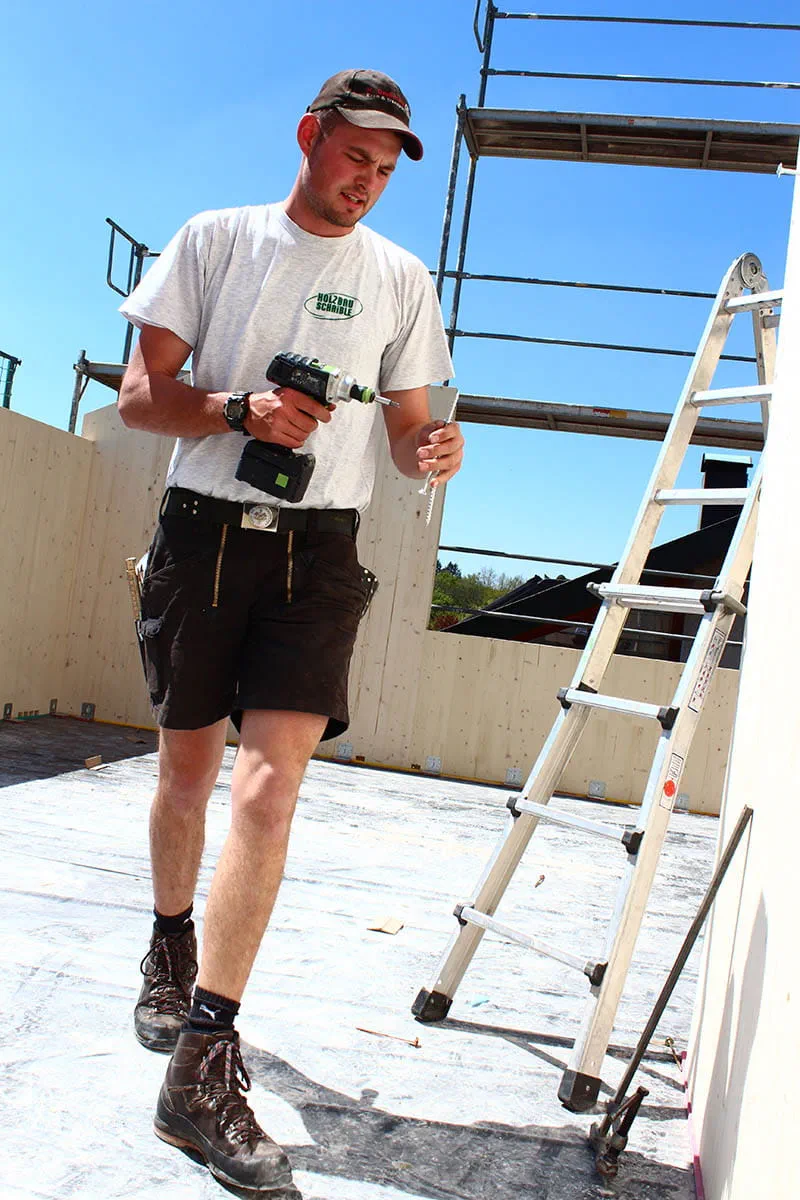 The cordless drill DRC 18/4 from Festool in action.