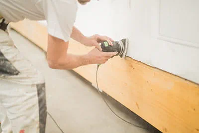The walls of the modular buildings are machined with Festool sanders.